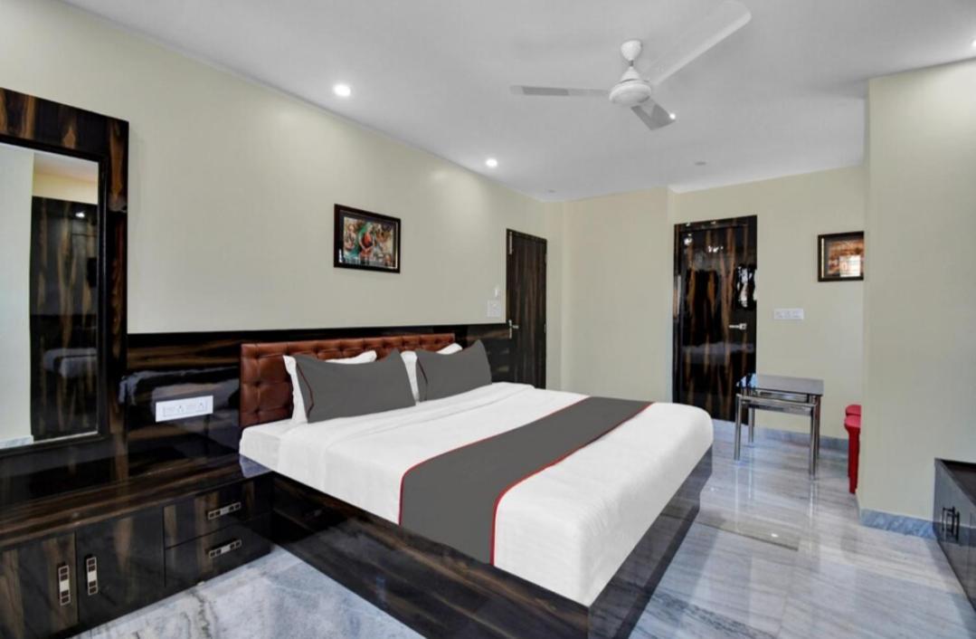 Om Guest House And Banquet Calcutta Exteriör bild