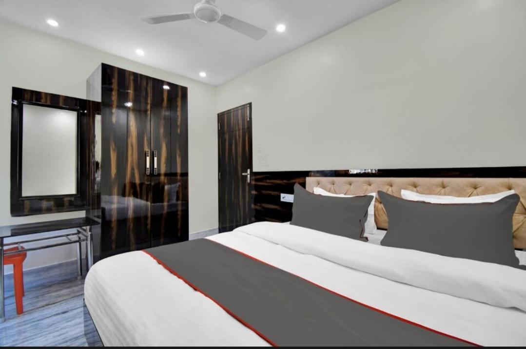 Om Guest House And Banquet Calcutta Exteriör bild