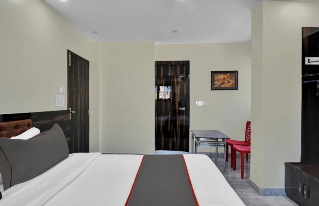Om Guest House And Banquet Calcutta Exteriör bild